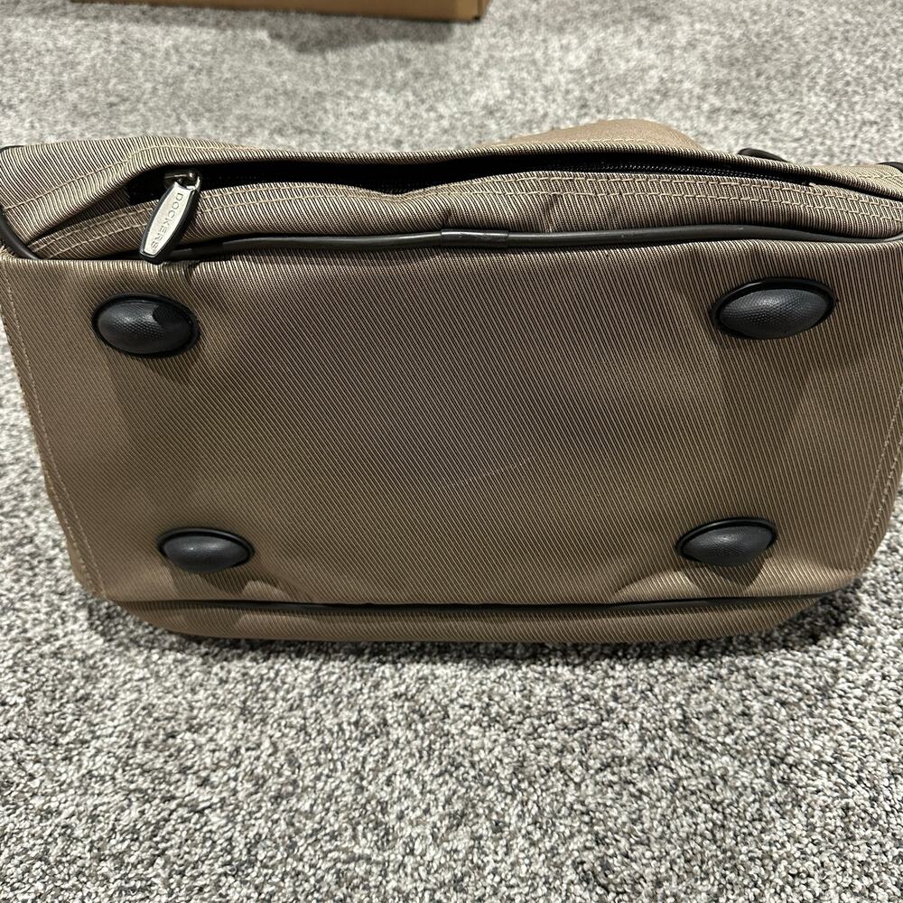 Dockers Tan Messenger Overnight Carry-On Travel Bag, Lots of Storage - Picture 3 of 11